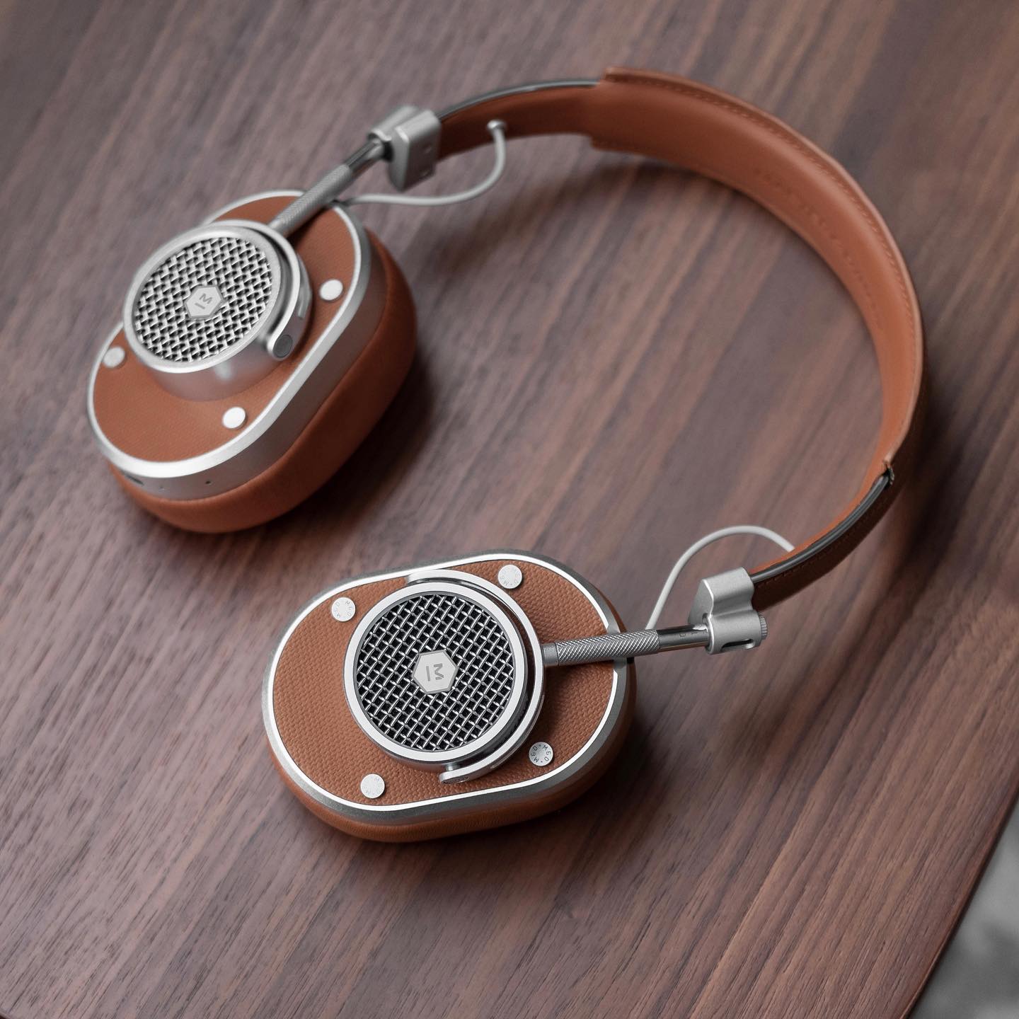 MH40 Wireless (Silver Metal / Brown Coated Canvas)